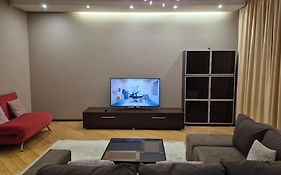 Botanic Towers опалення та світло цілодобово